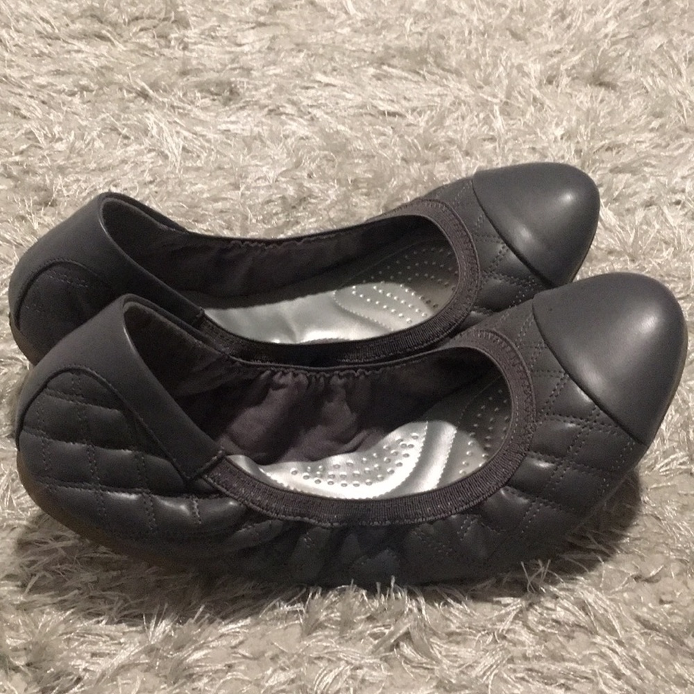 Quilted gray flat 🙌🏼